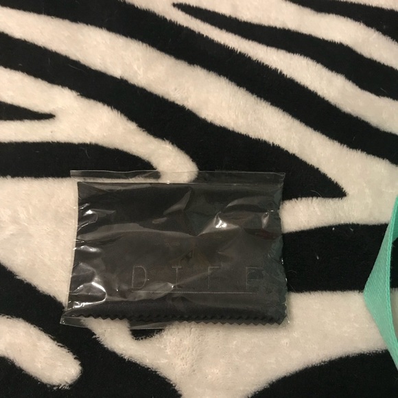 Diff Eyeware - Picture 4 of 4